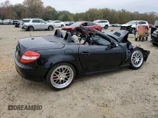 2008 Mercedes-Benz SLK 350 z VIN WDBWK56F28F174575, wystawiony jako Copart lot #82438104 z przebiegiem Nie podano mil oraz Czysty tytuł • Clean title. Historia ofert i sprzedaży dostępna na DreamBid. Obrazek 3.