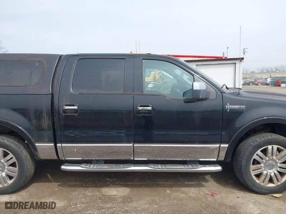 2006 Lincoln Mark LT with VIN 5LTPW18576FJ20531, listed as a IAAI auction lot 41819681 with NaN miles. Bid and sale history available at carsss.com. Image 13.