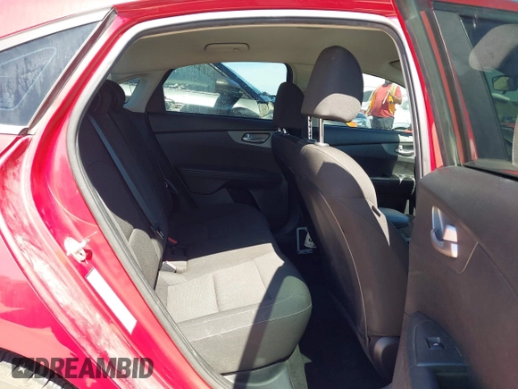 2021 Kia Forte LXS z VIN 3KPF24AD9ME330665, wystawiony jako IAAI lot #41817755 z przebiegiem 93 215 mil mil oraz . Historia ofert i sprzedaży dostępna na DreamBid. Obrazek 8.