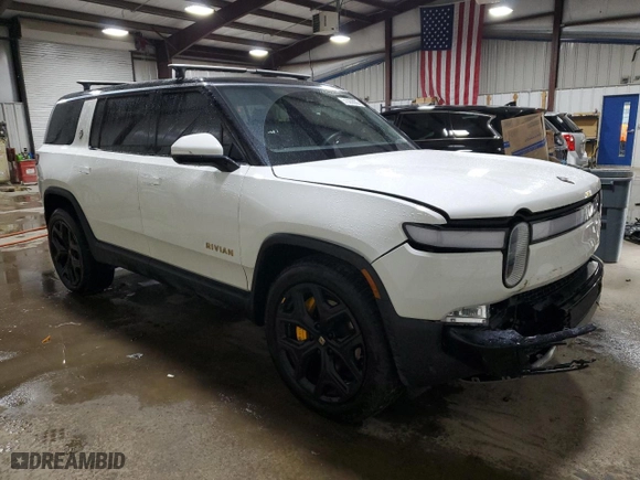 2022 Rivian R1S Launch Edition with VIN 7PDSGABL4NN002354, listed as a Copart auction lot 51320655 with 0 mi miles and Salvage Title. Bid and sale history available at carsss.com. Image 4.