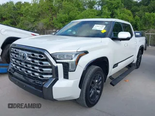 2022 Toyota Tundra 2WD Platinum with VIN 5TFNA5AB1NX011149, listed as a IAAI auction lot 42063730 with 44,531 mi miles. Bid and sale history available at carsss.com. Image 17.