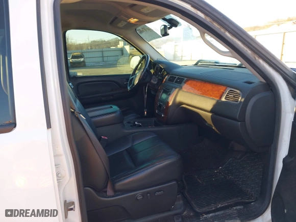 2009 Chevrolet Silverado 1500 LTZ with VIN 3GCEK33349G164495, listed as a IAAI auction lot 41311466 with 154,845 mi miles. Bid and sale history available at carsss.com. Image 5.