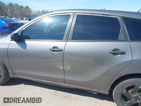 2006 Toyota Matrix STD with VIN 2T1KR32E76C575204, listed as a IAAI auction lot 42079811 with 299,999 mi miles and . Bid and sale history available at carsss.com. Image 12.