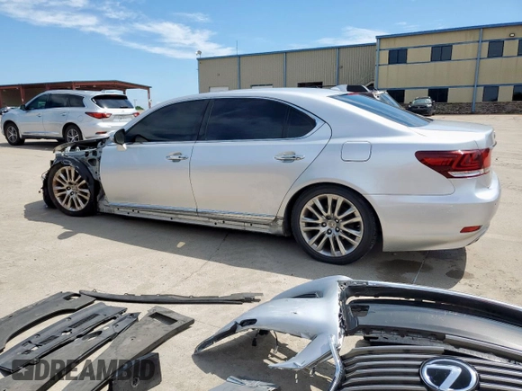 2015 Lexus LS 460 L with VIN JTHGL5EF0F5054330, listed as a Copart auction lot 58452815 with 112,170 mi miles and Salvage title. Bid and sale history available at DreamBid. Image 2.