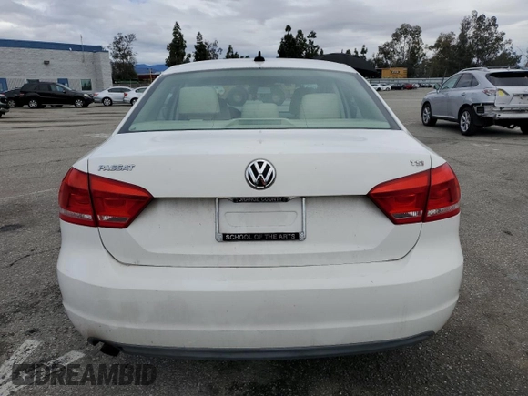 2014 Volkswagen Passat Wolfsburg Edition z VIN 1VWAT7A3XEC021986, wystawiony jako Copart lot #48819995 z przebiegiem 125 699 mil mil oraz Szkoda całkowita • Salvage title. Historia ofert i sprzedaży dostępna na DreamBid. Obrazek 6.