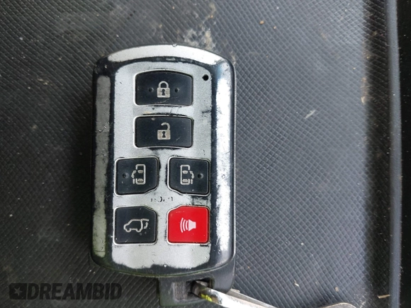 2016 Toyota Sienna XLE z VIN 5TDYK3DC2GS739042, wystawiony jako IAAI lot #42163983 z przebiegiem 98 842 mil mil oraz . Historia ofert i sprzedaży dostępna na DreamBid. Obrazek 11.
