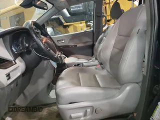 2018 Toyota Sienna XLE с VIN 5TDDZ3DC4JS208054, выставлен на аукционе Copart как лот 54902485 с пробегом 110 296 миль миль и Списание • Salvage title. История ставок и продаж доступна на DreamBid. Изображение 7.
