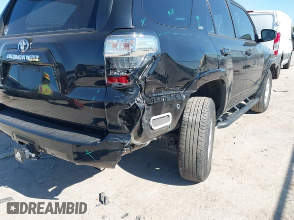 2021 Toyota 4Runner SR5 with VIN JTEEU5JR7M5242390, listed as a IAAI auction lot 42241384 with 43,695 mi miles and . Bid and sale history available at DreamBid. Image 6.