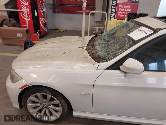2011 BMW 3 Series 328i with VIN WBAPH5C55BA442391, listed as a IAAI auction lot 41807148 with Not Provided miles and . Bid and sale history available at carsss.com. Image 6.