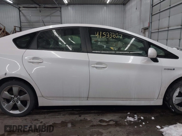 2013 Toyota Prius One with VIN JTDKN3DU5D5609960, listed as a IAAI auction lot 41533827 with 231,754 mi miles. Bid and sale history available at carsss.com. Image 13.