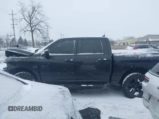 2016 Ram 1500 Sport z VIN 1C6RR7MT0GS192729, wystawiony jako IAAI lot #41404782 z przebiegiem 147 874 mil mil oraz . Historia ofert i sprzedaży dostępna na DreamBid. Obrazek 14.