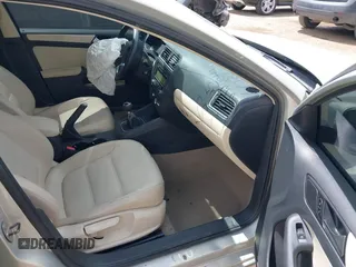 2011 Volkswagen Jetta SE с VIN 3VWBZ7AJ5BM396034, выставлен на аукционе IAAI как лот 42224986 с пробегом 208 344 миль миль и . История ставок и продаж доступна на DreamBid. Изображение 5.