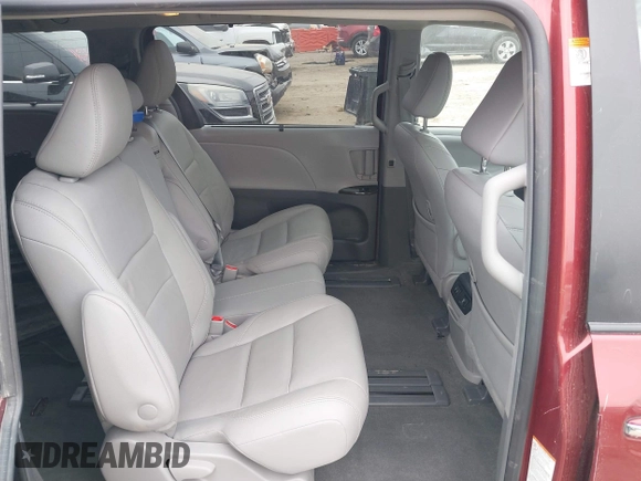 2018 Toyota Sienna XLE Auto Access Seat with VIN 5TDYZ3DC0JS946323, listed as a IAAI auction lot 41835724 with 78,959 mi miles. Bid and sale history available at carsss.com. Image 8.