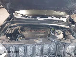 2018 Jeep Renegade Trailhawk with VIN ZACCJBCB7JPG85967, listed as a IAAI auction lot 41611403 with 70,073 mi miles. Bid and sale history available at carsss.com. Image 10.