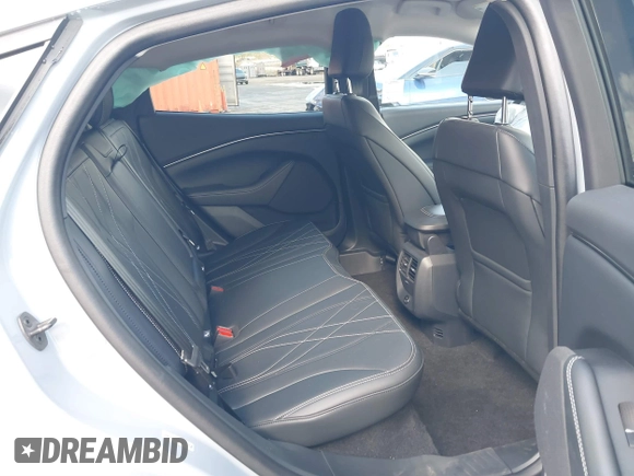2024 Ford Mustang Mach-E Select с VIN 3FMTK1R47RMA03731, выставлен на аукционе IAAI как лот 41778026 с пробегом Не указан миль и . История ставок и продаж доступна на DreamBid. Изображение 8.