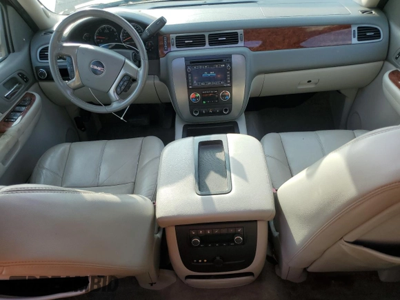 2009 GMC Yukon SLT w/4SB with VIN 1GKFC33099J117831, listed as a Copart auction lot 44417365 with 197,485 mi miles and Salvage Title. Bid and sale history available at carsss.com. Image 8.