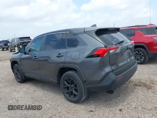 2023 Toyota RAV4 LE z VIN 2T3H1RFV0PC242415, wystawiony jako IAAI lot #42158883 z przebiegiem 11 413 mil mil oraz . Historia ofert i sprzedaży dostępna na DreamBid. Obrazek 14.