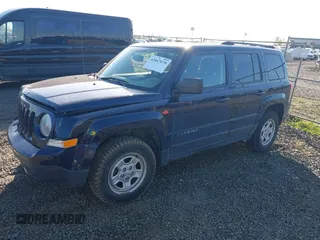 2016 Jeep Patriot Sport z VIN 1C4NJRBB4GD661880, wystawiony jako IAAI lot #42047078 z przebiegiem 88 812 mil mil oraz . Historia ofert i sprzedaży dostępna na DreamBid. Obrazek 2.