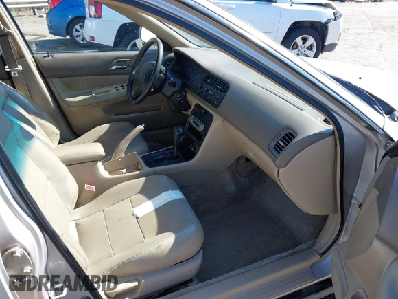1997 Honda Accord LX z VIN 1HGCD5639VA006625, wystawiony jako IAAI lot #41847843 z przebiegiem 210 800 mil mil oraz . Historia ofert i sprzedaży dostępna na DreamBid. Obrazek 5.