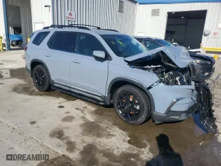 2025 Honda Pilot Touring with VIN 5FNYG2H76SB008958, listed as a Copart auction lot 84707044 with 4,318 mi miles and Salvage Title. Bid and sale history available at carsss.com. Image 4.