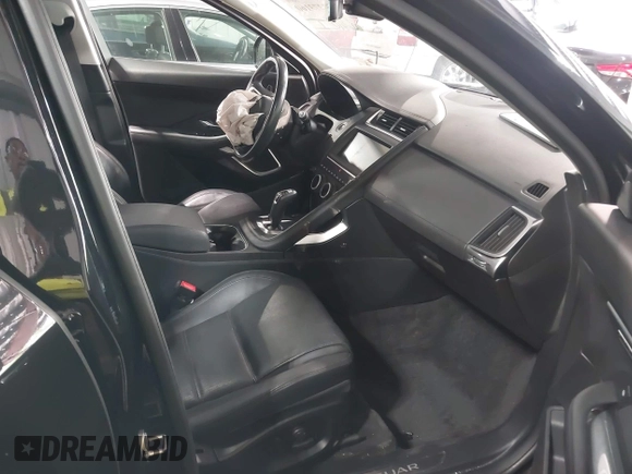2020 Jaguar E-Pace SE z VIN SADFP2FX1L1Z88690, wystawiony jako IAAI lot #42273160 z przebiegiem 26 340 mil mil oraz . Historia ofert i sprzedaży dostępna na DreamBid. Obrazek 5.