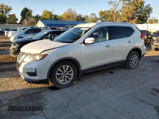 2017 Nissan Rogue SV with VIN KNMAT2MV4HP608278, listed as a Copart auction lot 77073104 with 96,260 mi miles and Salvage Title. Bid and sale history available at carsss.com. Image 1.