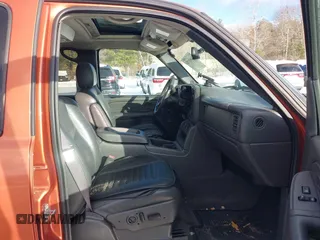 2004 Chevrolet Avalanche Z71 with VIN 3GNEK12T14G252474, listed as a IAAI auction lot 41492173 with 216,898 mi miles. Bid and sale history available at carsss.com. Image 5.