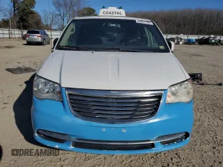 2015 Chrysler Town & Country Touring with VIN 2C4RC1BG7FR637030, listed as a Copart auction lot 48861175 with 268,749 mi miles and Clean Title. Bid and sale history available at carsss.com. Image 5.