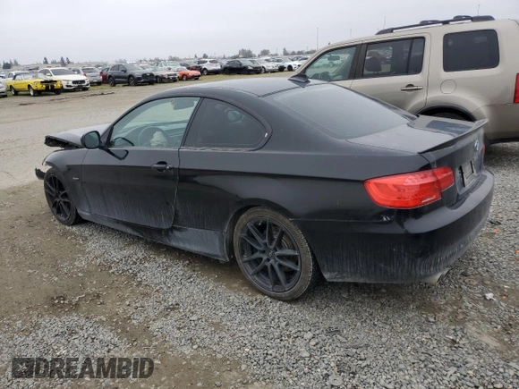2013 BMW 3 Series 328i z VIN WBAKE5C58DJ106949, wystawiony jako Copart lot #85916804 z przebiegiem 115 016 mil mil oraz Szkoda całkowita • Salvage title. Historia ofert i sprzedaży dostępna na DreamBid. Obrazek 2.