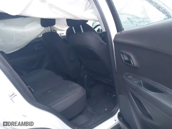 2018 Chevrolet Trax LS with VIN 3GNCJKSB4JL359190, listed as a IAAI auction lot 40917236 with 80,254 mi miles. Bid and sale history available at carsss.com. Image 8.