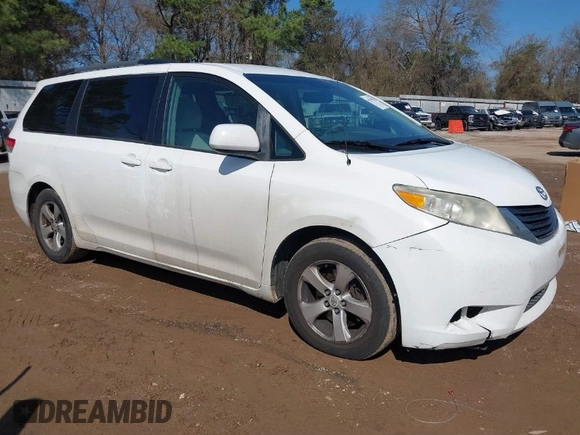 2011 Toyota Sienna LE AAS with VIN 5TDKK3DC5BS057805, listed as a IAAI auction lot 41630470 with 172,345 mi miles. Bid and sale history available at carsss.com. Image 1.