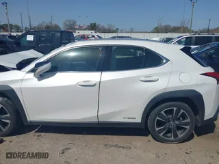 2021 Lexus UX with VIN JTHX9JBH9M2040678, listed as a IAAI auction lot 41727164 with 71,004 mi miles. Bid and sale history available at carsss.com. Image 14.