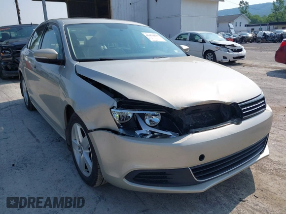 2014 Volkswagen Jetta TDI w/Premium with VIN 3VW3L7AJ3EM319365, listed as a IAAI auction lot 42479875 with 133,068 mi miles and . Bid and sale history available at DreamBid. Image 6.