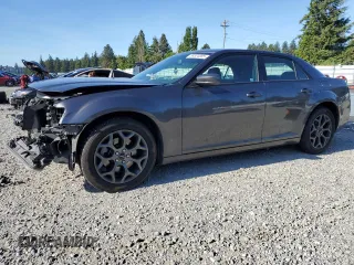 2018 Chrysler 300 S z VIN 2C3CCAGG2JH267252, wystawiony jako Copart lot #58524305 z przebiegiem 95 645 mil mil oraz Szkoda całkowita • Salvage title. Historia ofert i sprzedaży dostępna na DreamBid. Obrazek 1.