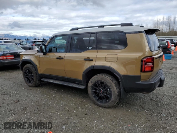 2024 Toyota Land Cruiser z VIN JTEABFAJ8RK010961, wystawiony jako Copart lot #45733885 z przebiegiem 3 013 mil mil oraz Szkoda całkowita • Salvage title. Historia ofert i sprzedaży dostępna na DreamBid. Obrazek 2.
