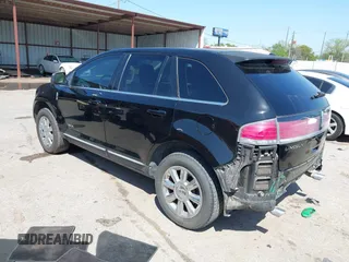 2008 Lincoln MKX z VIN 2LMDU68C08BJ33214, wystawiony jako IAAI lot #41864680 z przebiegiem 118 779 mil mil oraz . Historia ofert i sprzedaży dostępna na DreamBid. Obrazek 3.