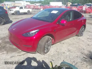 2024 Tesla Model Y z VIN 7SAYGDED2RA325538, wystawiony jako IAAI lot #42180492 z przebiegiem 8 738 mil mil oraz . Historia ofert i sprzedaży dostępna na DreamBid. Obrazek 17.