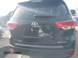 2017 Toyota Highlander XLE with VIN 5TDJZRFH6HS468478, listed as a IAAI auction lot 40711342 with 197,481 mi miles and . Bid and sale history available at DreamBid. Image 17.
