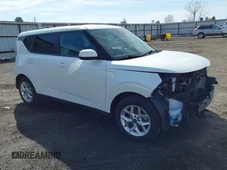 2023 Kia Soul LX with VIN KNDJ23AU7P7861503, listed as a IAAI auction lot 41707980 with 43,028 mi miles. Bid and sale history available at carsss.com. Image 1.
