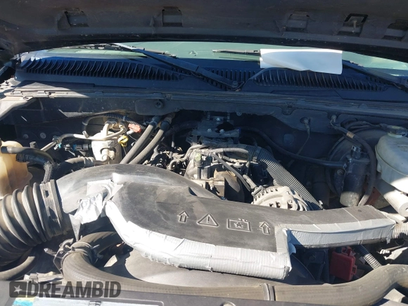 2003 GMC Yukon SLT with VIN 1GKEC13V23R135379, listed as a IAAI auction lot 41637458 with 236,134 mi miles. Bid and sale history available at carsss.com. Image 10.