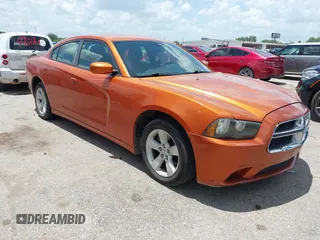 2011 Dodge Charger SE z VIN 2B3CL3CG2BH527245, wystawiony jako IAAI lot #42528521 z przebiegiem 96 265 mil mil oraz . Historia ofert i sprzedaży dostępna na DreamBid. Obrazek 1.