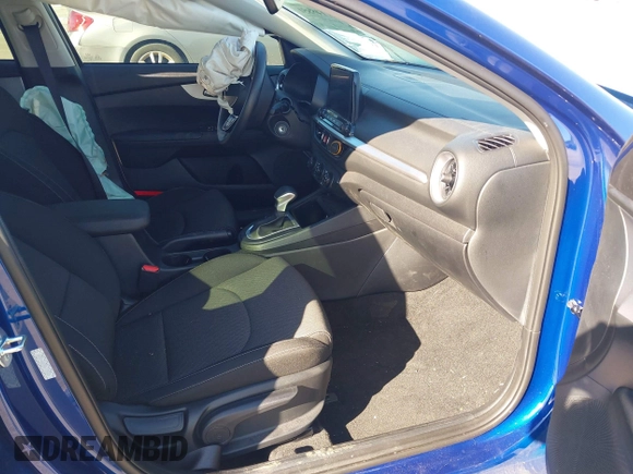 2024 Kia Forte LXS z VIN 3KPF24AD7RE779026, wystawiony jako IAAI lot #41148851 z przebiegiem Nie podano mil oraz . Historia ofert i sprzedaży dostępna na DreamBid. Obrazek 5.