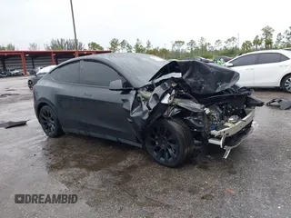 2024 Tesla Model Y с VIN 7SAYGDED5RF046877, выставлен на аукционе IAAI как лот 42237815 с пробегом 45 883 миль миль и . История ставок и продаж доступна на DreamBid. Изображение 1.