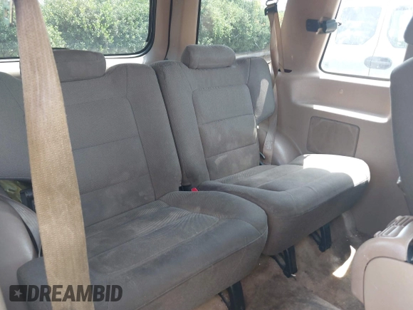 2001 Ford Explorer Sport z VIN 1FMYU60E01UC40242, wystawiony jako IAAI lot #42727329 z przebiegiem 278 655 mil mil oraz . Historia ofert i sprzedaży dostępna na DreamBid. Obrazek 8.