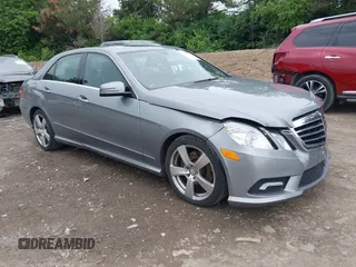 2011 Mercedes-Benz E 350 Luxury с VIN WDDHF8HB9BA493010, выставлен на аукционе IAAI как лот 42377694 с пробегом 135 898 миль миль и . История ставок и продаж доступна на DreamBid. Изображение 1.