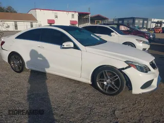 2016 Mercedes-Benz E 400 with VIN WDDKJ6FB3GF322906, listed as a IAAI auction lot 41711553 with 59,833 mi miles and . Bid and sale history available at DreamBid. Image 1.