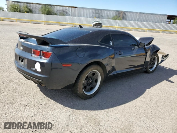 2013 Chevrolet Camaro LS z VIN 2G1FA1E37D9166438, wystawiony jako Copart lot #54959315 z przebiegiem 140 248 mil mil oraz Szkoda całkowita • Salvage title. Historia ofert i sprzedaży dostępna na DreamBid. Obrazek 3.