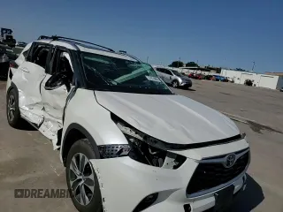 2021 Toyota Highlander XLE with VIN 5TDGZRAH6MS051275, listed as a Copart auction lot 57674685 with 72,302 mi miles and Salvage title. Bid and sale history available at DreamBid. Image 14.