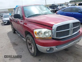 2006 Dodge 1500 SLT z VIN 1D7HA18NX6S700195, wystawiony jako IAAI lot #41963448 z przebiegiem 244 805 mil mil oraz . Historia ofert i sprzedaży dostępna na DreamBid. Obrazek 1.