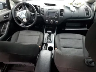 2016 Kia Forte EX z VIN KNAFX4A81G5527525, wystawiony jako Copart lot #83224694 z przebiegiem Nie podano mil oraz Czysty tytuł • Clean title. Historia ofert i sprzedaży dostępna na DreamBid. Obrazek 8.